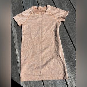 Lululemon size 2 orange top